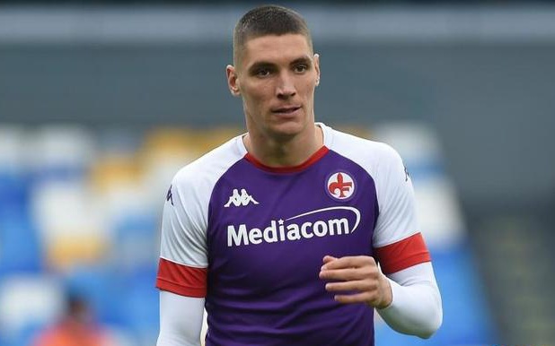 杯的赛场上 杯的赛场上